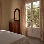 Almeira 4000sq Meters Estate, For Unparalleled Seclusion, By Thinkvilla זקינטוס טאון